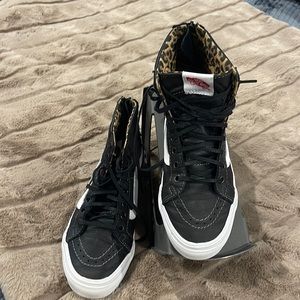 Black leather women’s Vans sneakers size 6.5